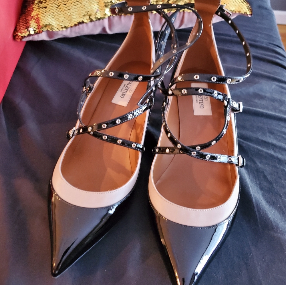 Valentino Garavani small hill pumps